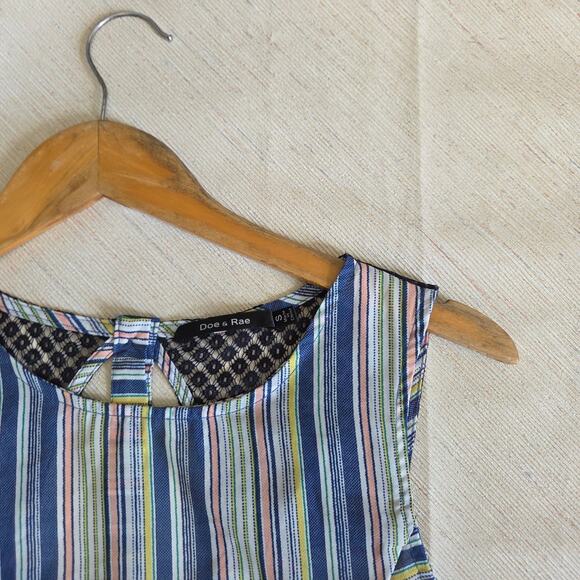 Doe & Rae cute sleeveless blouse womans size Small - Picture 6 of 7